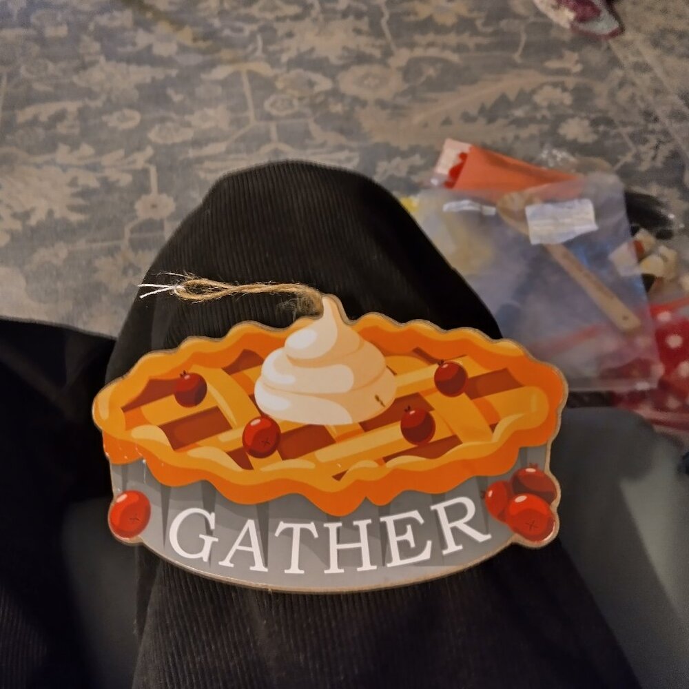 cute farmhouse signCLOSING 4/1/2026 DUE TO MOVE SO DONT WAIT YOU LIKE MAKE OFFER